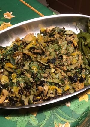 Une photo de Courgette et champignons aux tomates poires et piments verts