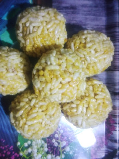મમરા ના લાડુ (Mamra Laddu Recipe In Gujarati) રેસીપી મુખ્ય ફોટો