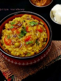 बाजरे की वेजिटेबल खिचड़ी (bajre ki vegetable khichdi recipe in Hindi) रेसिपी मुख्य फोटो