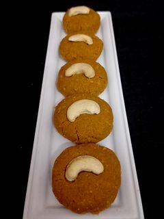 થાબડી પેંડા (Thabdi Penda Recipe In Gujarati) રેસીપી મુખ્ય ફોટો