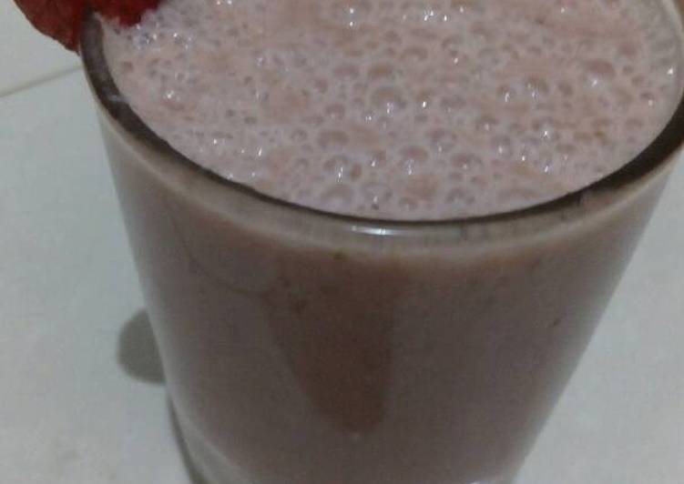 Bagaimana Menyiapkan Strawberry smoothies, Bisa Manjain Lidah