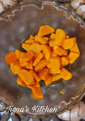 લીલી હળદર નું સલાડ(lili haldar nu salad in gujarati) રેસીપી મુખ્ય ફોટો