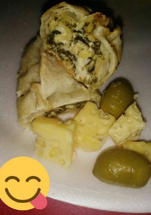 Una foto de Empanadas de esspinaca, pollo y queso crema
