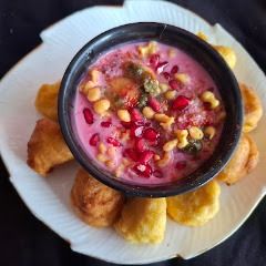 A picture of Beetroot flavour dahivada.