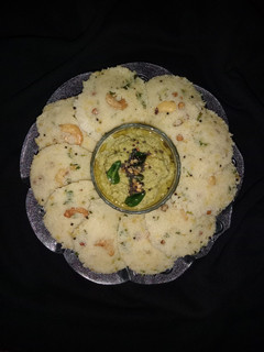 सूजी दही की इडली (Suji Dahi ki Idli recipe in hindi) रेसिपी मुख्य फोटो