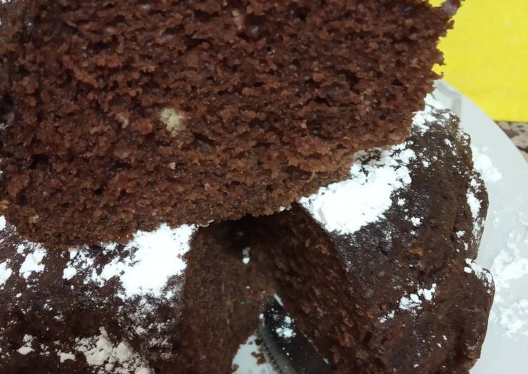 Bizcocho de chocolate esponjoso y sin levadura