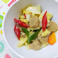 รูปของ 💚 Tumis Sawi Bakso~