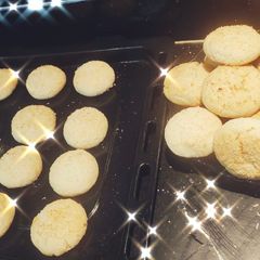 A picture of Coconut Cookies.