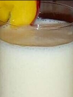 صورة لوصفة عصير خوخ بالزبادي