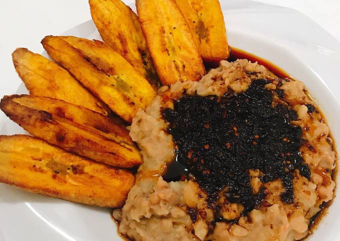 Ewa agoyin and fried plantain