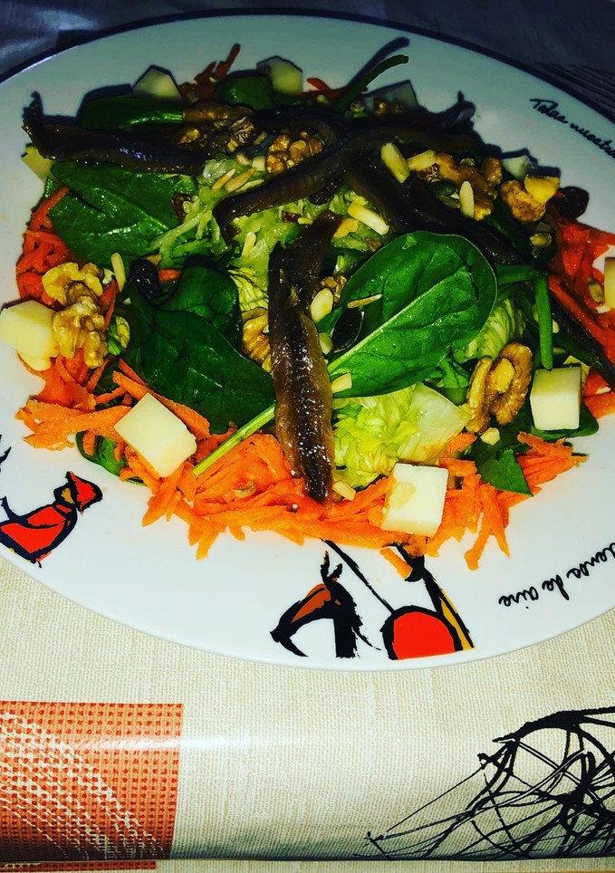 Una foto de Ensalada verde a mi manera con emulsión de aceite y vinagre