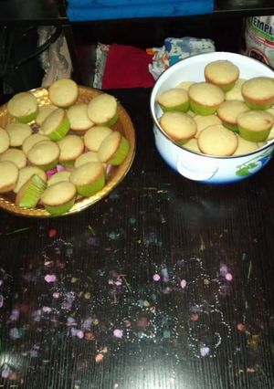 A picture of Melt in ur mouth cupcakes.