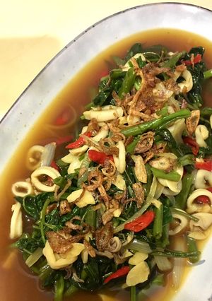 Foto resep Tumis Kangkung Cumi
