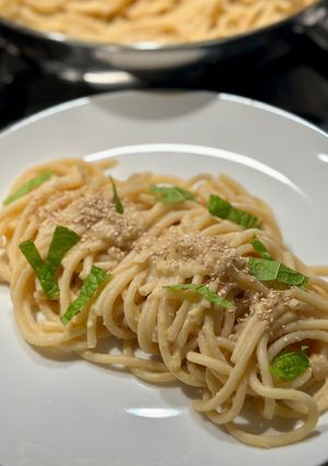 A picture of Lemony Hummus Pasta.