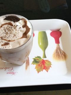 ઓરીયો ચોકલેટ મિલ્ક શેક (Oreo Chocolate Milk Shake Recipe In Gujarati) રેસીપી મુખ્ય ફોટો