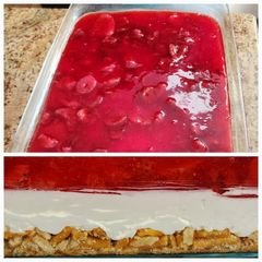 A picture of Strawberry pretzel dessert.