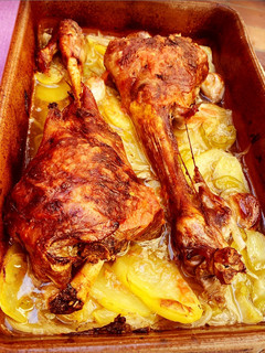 Una foto de Piernas de cordero lechal al horno (nueva receta)