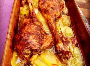 Una foto de Piernas de cordero lechal al horno (nueva receta)