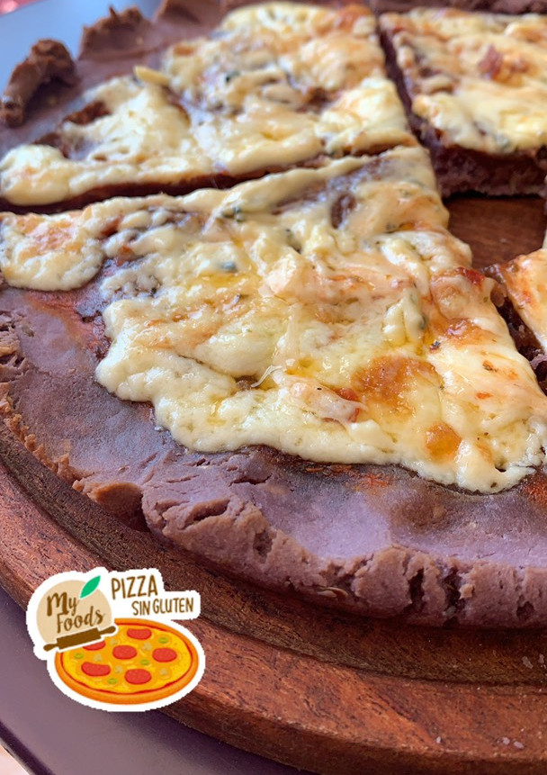 Una foto de Pizza sin gluten con masa al malbec
