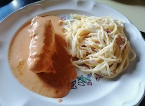 Una foto de Rollito de pollo en crema con chipotle