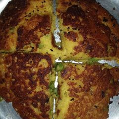 A picture of Handvo (Savoury Cake).