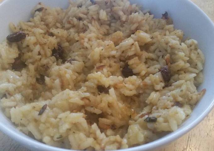 Steps to Prepare Homemade Roasted Acorn Squash &amp; Raisin Rice