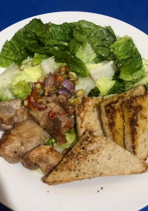 Foto resep Healthy Diet Food: Grilled Chicken Sambal Matah + Selada Romaine + Roti Gandum Panggang