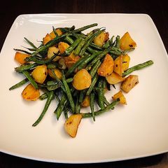 A picture of Roasted Potatoes and Green Beans.