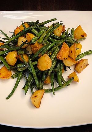 A picture of Roasted Potatoes and Green Beans.
