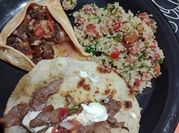 Una foto de taboulé de couscous