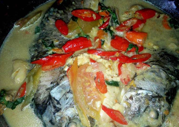 Resep Mangut Ikan mas sedap mudah Lezat