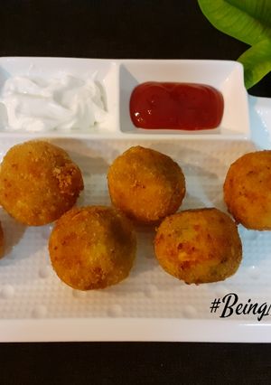 A picture of Cheesy Chutney Aloo Bombs.
