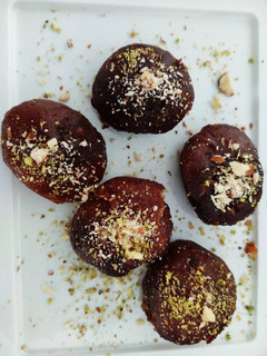 மைதா ட்ரய் புரூட்ஸ் பால்ஸ் (Maida dryfruits balls recipe in tamil) செய்முறை முக்கிய புகைப்படம்