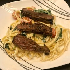 A picture of Steak Fettuccine Alfredo.