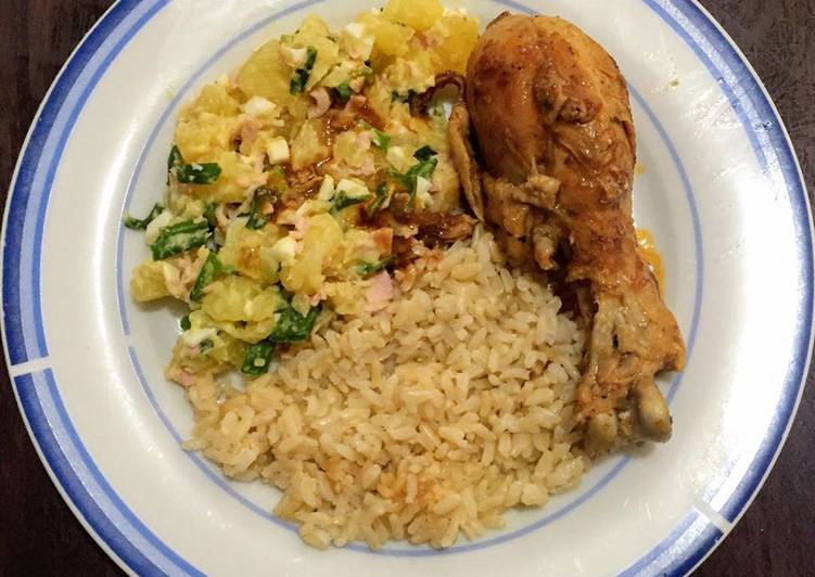 Pollo Dorado con Ensalada de Papa