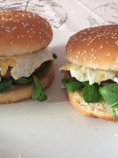 Una foto de Hamburguesa: el secreto de Dalí