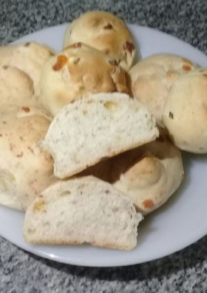 Una foto de Pancitos saborizados con paleta, queso y cebolla de verdeo