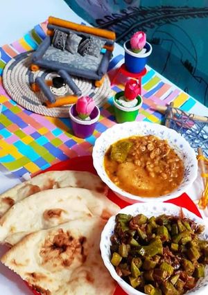 A picture of Piyaz Bhindi with roti.