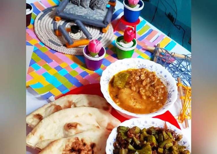 Piyaz Bhindi with roti