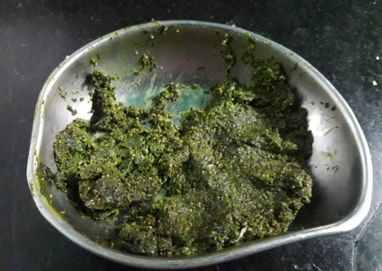 Simple Way to Prepare Super Quick Homemade Coriander leaves and poppy seeds chutney