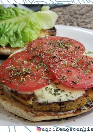 Una foto de Hamburguesa de Lentejas, Avena y Zanahoria