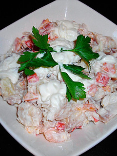 Una foto de Ensaladilla de pescado y verduras
