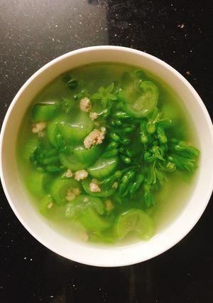 Hình của món Giải nhiệt vơi canh mướp nấu hoa thiên lý.