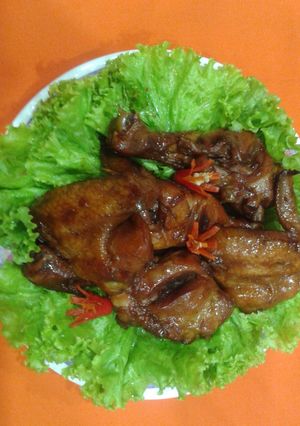 Hình của món Đùi cánh gà rim mật ong.