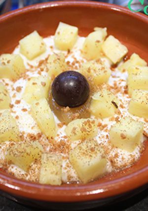 Foto principal de Piña con yogurt y crocanti