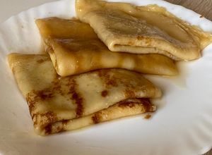 Foto principal de Crepes en almíbar de limón y amaretto