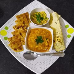 A picture of Lauki Chana Daal Curry.