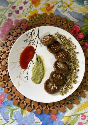 A picture of Protein fiber rich sprouts paneer tikki.