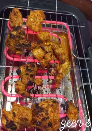 A picture of Electric Griller Chicken.