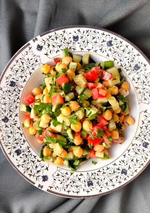 عکسی از دستور 🇱🇧 سالاد نخود (سلطة الحمص) (Chickpea Salad)